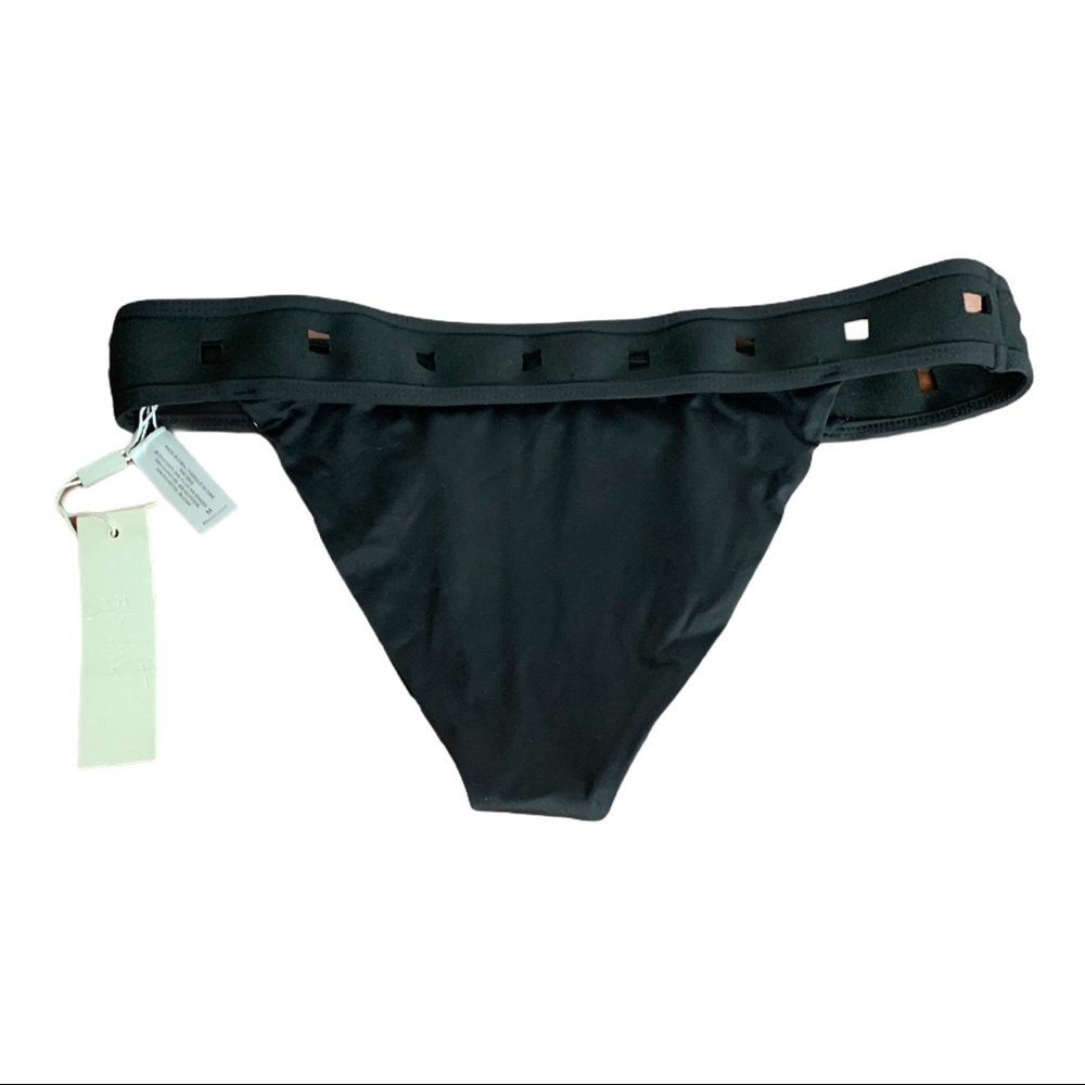 Elizabeth & Jane Reversible Laser Cut Caged Bottom - Picture 7 of 15